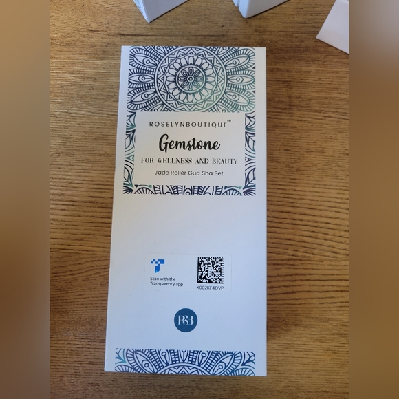 Jade Roller Guasha Set - Picture 3 of 6